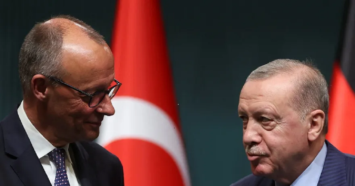 أردوغان للمستشار الألماني : ألا ترى أن إسرائيل تمارس إبادة جماعية في غزة ؟